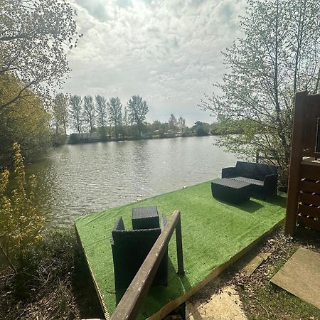 Rudd Lake Luxury Lakeside Lodge With Fishing & Hot Tub@Tattershall Zewnętrze zdjęcie