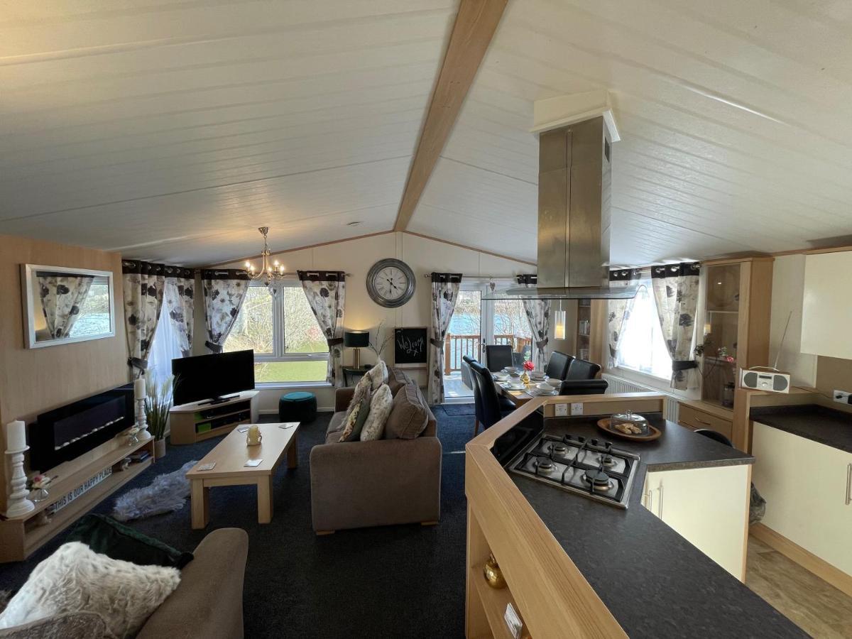 Rudd Lake Luxury Lakeside Lodge With Fishing & Hot Tub@Tattershall Zewnętrze zdjęcie